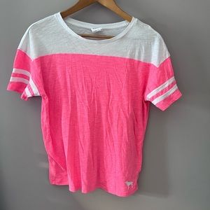 EUC VS PINK ~ pink and white short sleeve tee, size S.